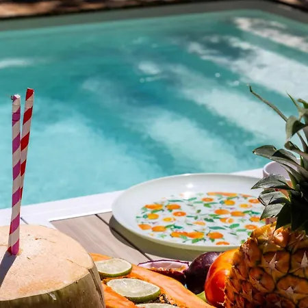 Laurens Maison Spacieuse Avec Piscine 아그