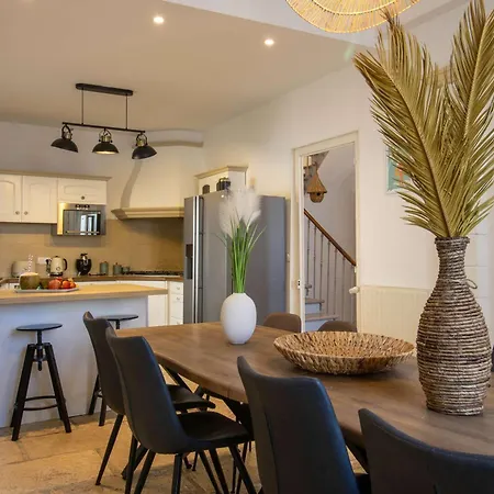 Laurens Maison Spacieuse Avec Piscine 펜션